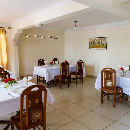Hotel Melrose Sambava Kültér fotó